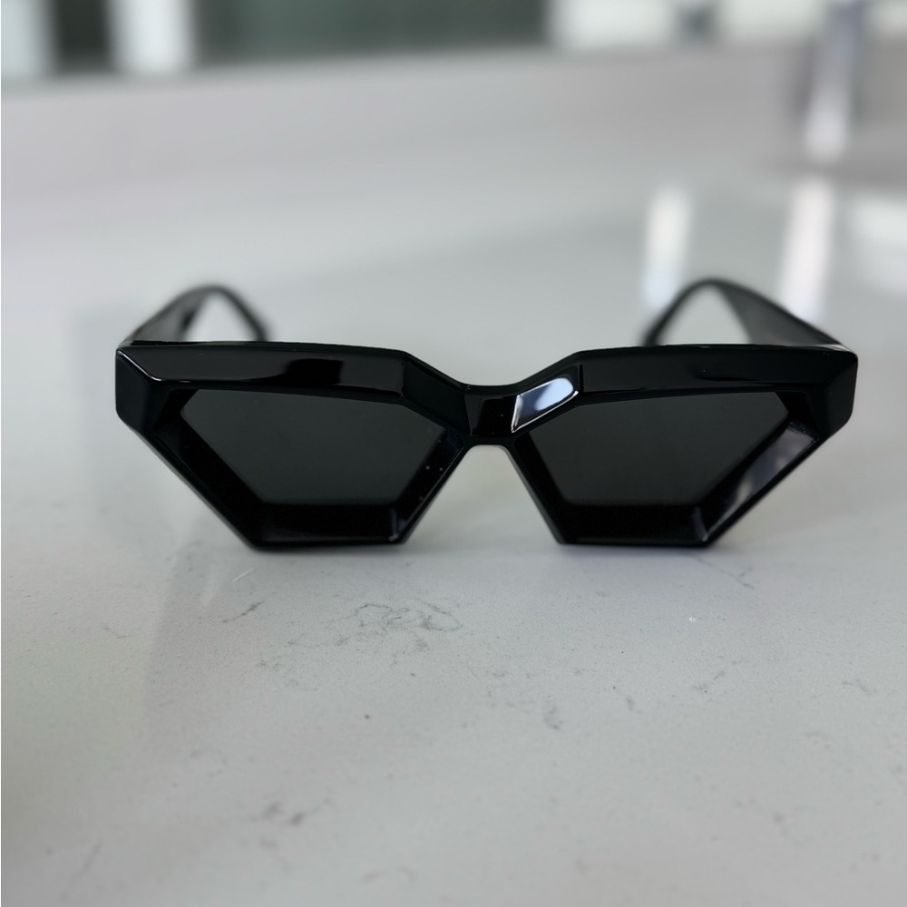 LV CUT FRAMES IN BLACK BRAND NEW
